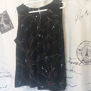 Ivanka Trump Sleeveless top